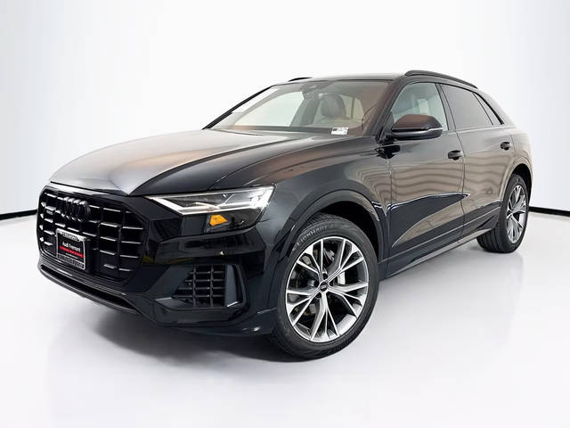 2022 Audi Q8 Premium AWD photo