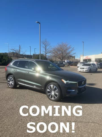 2022 Volvo XC60 Momentum AWD photo