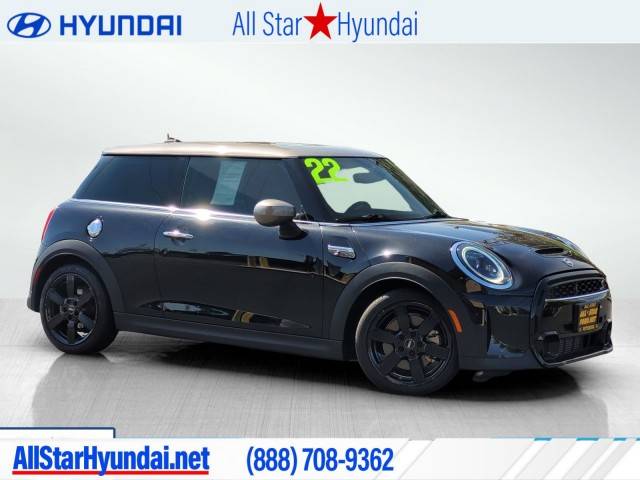 2022 MINI Hardtop 2 Door Cooper S FWD photo