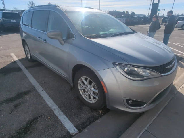 2020 Chrysler Pacifica Minivan Touring L FWD photo