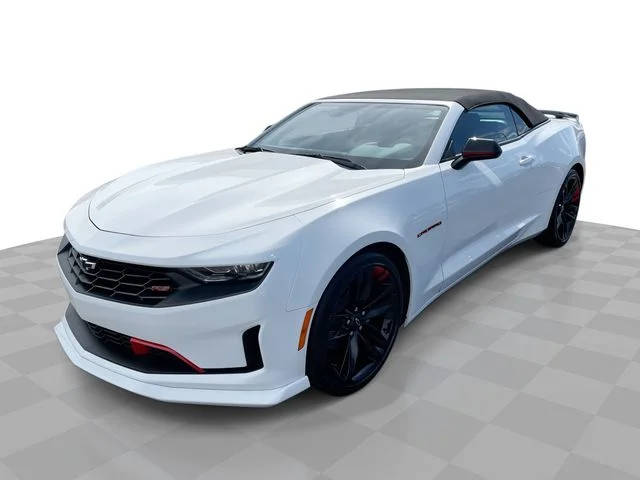 2022 Chevrolet Camaro 2LT RWD photo