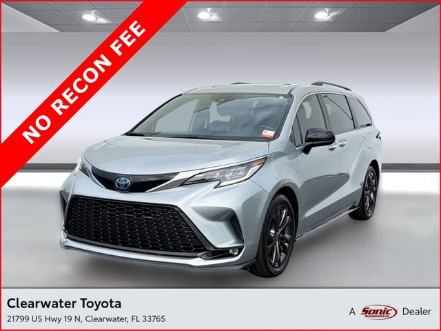 2022 Toyota Sienna XSE FWD photo