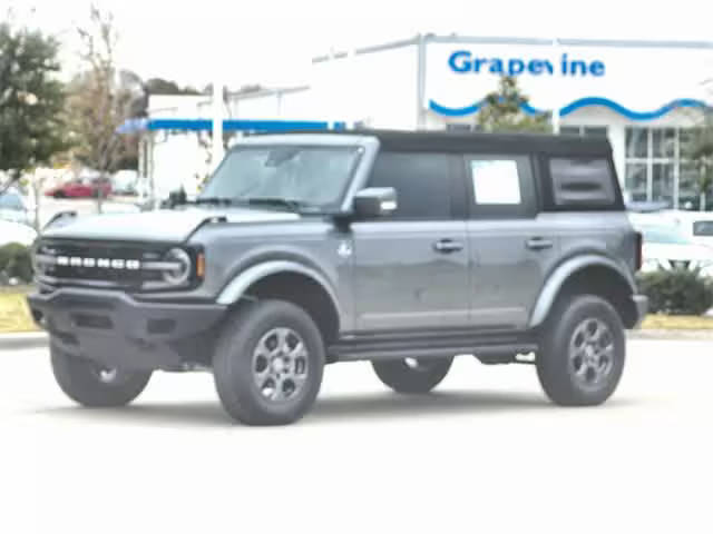 2021 Ford Bronco 4 Door Outer Banks 4WD photo