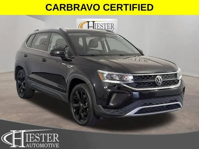 2022 Volkswagen Taos SE AWD photo