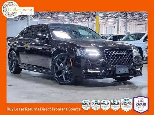 2022 Chrysler 300 Touring L RWD photo