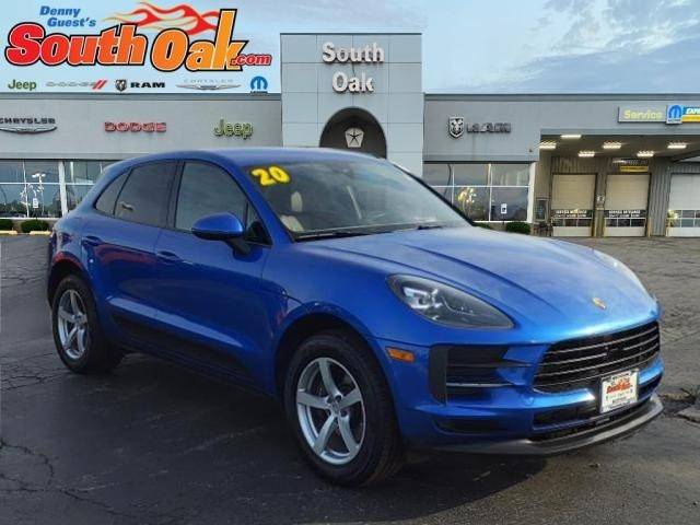 2020 Porsche Macan  AWD photo