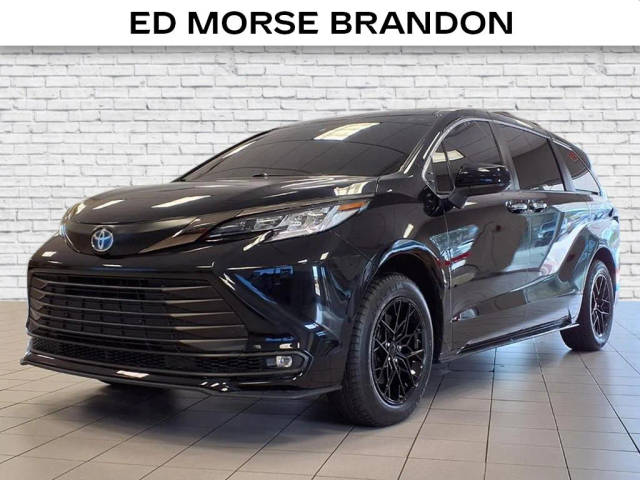2022 Toyota Sienna XLE Woodland Edition AWD photo