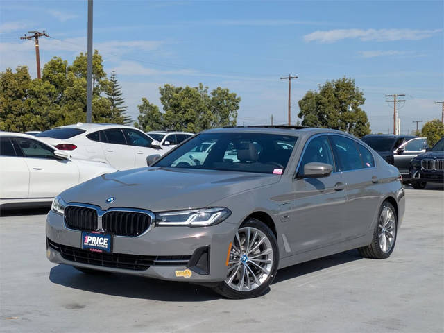 2022 BMW 5 Series 530e RWD photo