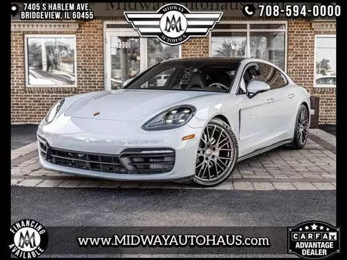 2021 Porsche Panamera  RWD photo