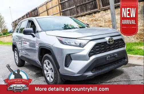 2022 Toyota RAV4 LE AWD photo