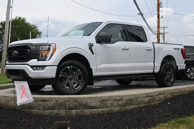 2022 Ford F-150 XLT 4WD photo