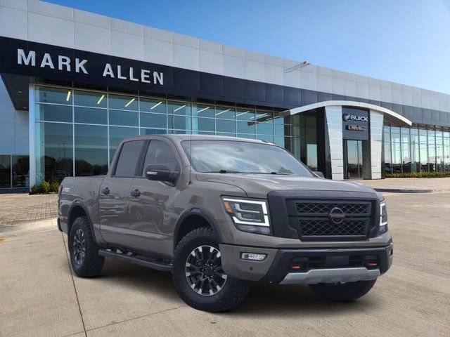 2021 Nissan Titan PRO-4X 4WD photo