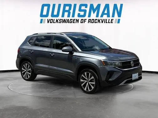 2022 Volkswagen Taos SE AWD photo
