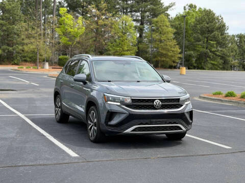 2022 Volkswagen Taos SE AWD photo