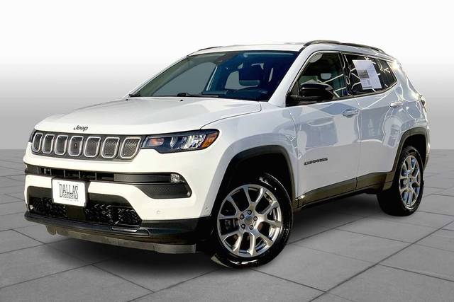 2022 Jeep Compass Latitude Lux 4WD photo