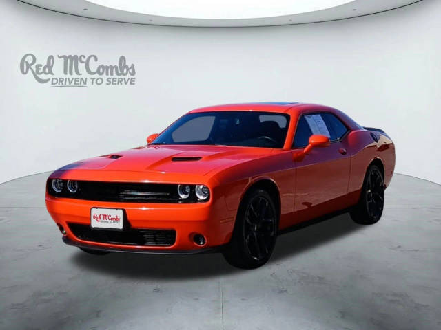 2022 Dodge Challenger SXT RWD photo