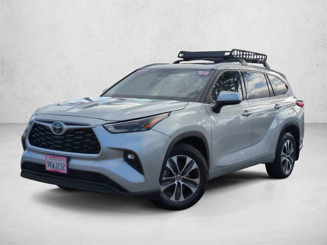 2022 Toyota Highlander XLE AWD photo