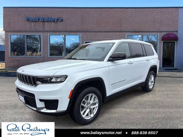 2022 Jeep Grand Cherokee L Laredo 4WD photo