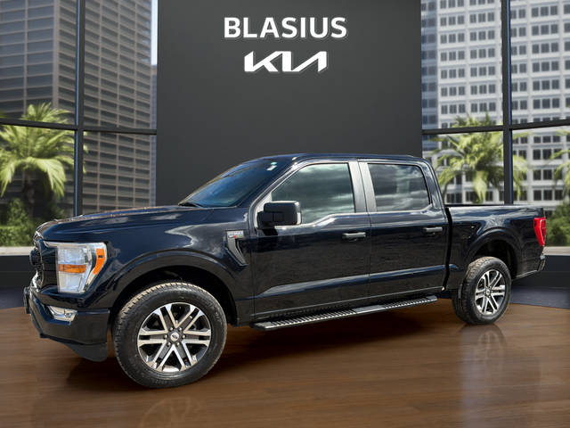 2022 Ford F-150 XL 4WD photo