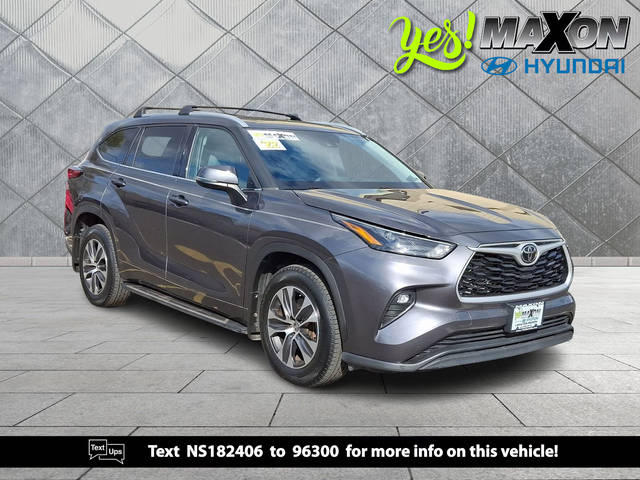 2022 Toyota Highlander XLE AWD photo