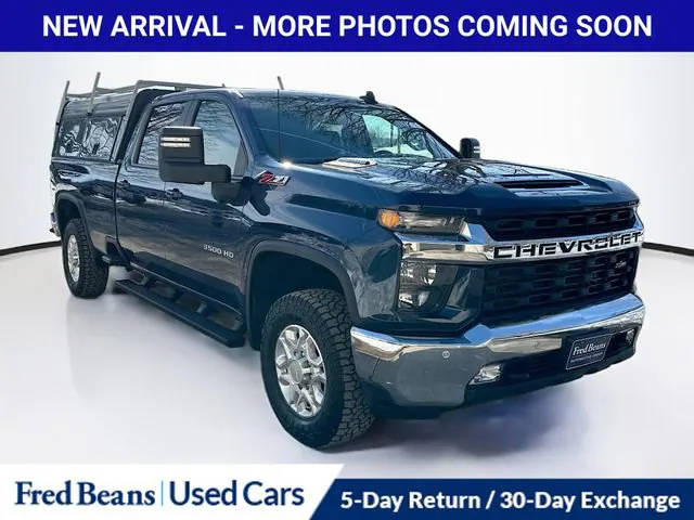 2022 Chevrolet Silverado 3500HD LT 4WD photo