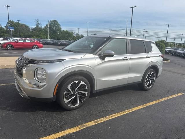 2022 Mitsubishi Outlander SE 4WD photo