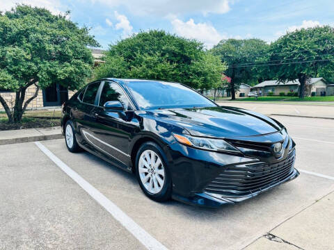 2019 Toyota Camry LE FWD photo