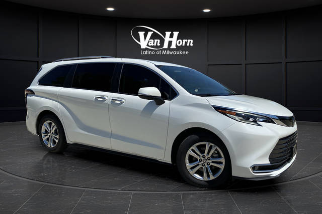 2022 Toyota Sienna Platinum AWD photo