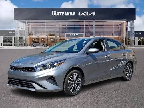 2022 Kia Forte LXS FWD photo