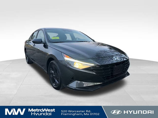 2022 Hyundai Elantra SEL FWD photo