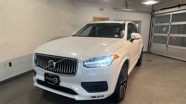 2022 Volvo XC90 Momentum AWD photo