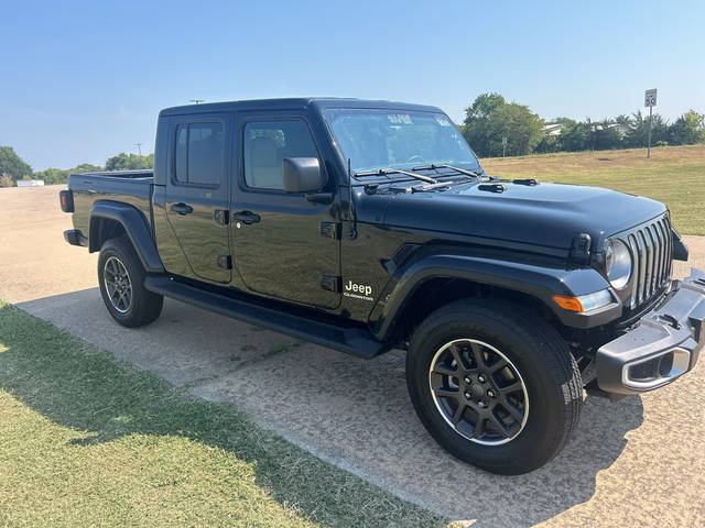 2022 Jeep Gladiator Overland 4WD photo