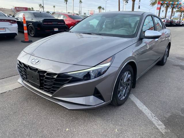 2022 Hyundai Elantra SEL FWD photo