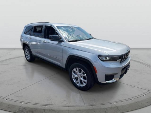 2022 Jeep Grand Cherokee L Limited 4WD photo