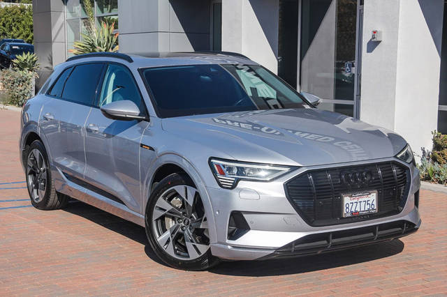 2022 Audi e-tron Premium AWD photo