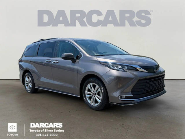 2022 Toyota Sienna XLE FWD photo