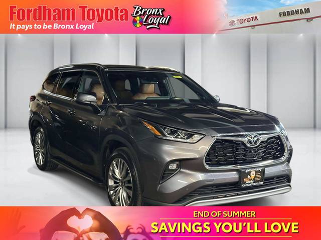 2022 Toyota Highlander Platinum FWD photo