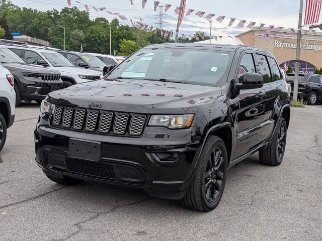 2022 Jeep Grand Cherokee Laredo X 4WD photo
