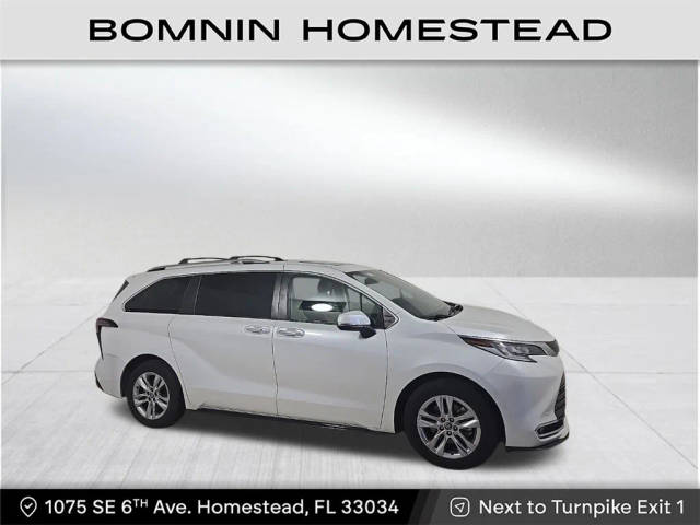 2022 Toyota Sienna Limited FWD photo