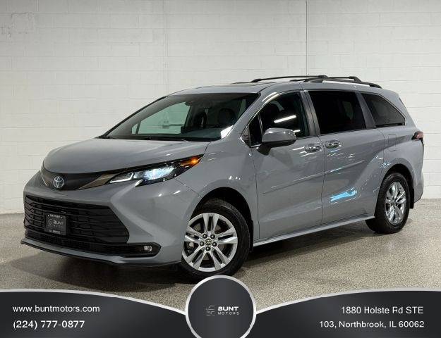 2022 Toyota Sienna XLE Woodland Edition AWD photo