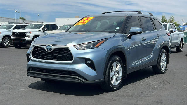 2022 Toyota Highlander Hybrid LE AWD photo
