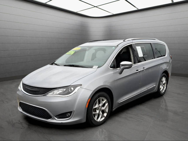 2020 Chrysler Pacifica Minivan Limited FWD photo