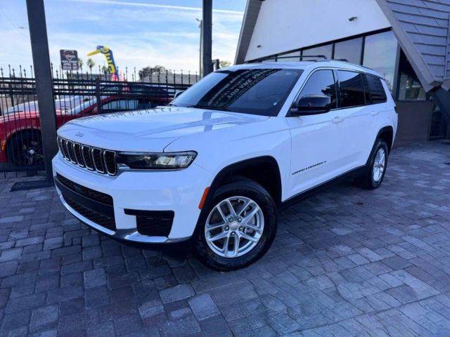 2022 Jeep Grand Cherokee L Laredo 4WD photo