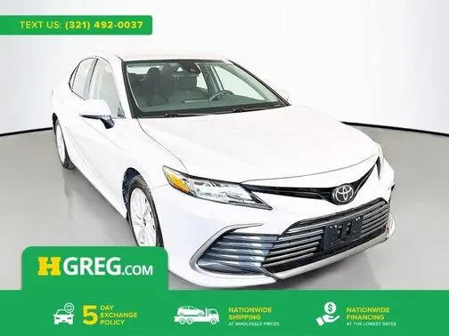 2022 Toyota Camry LE FWD photo