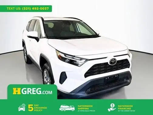2022 Toyota RAV4 XLE FWD photo