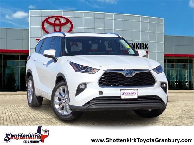 2022 Toyota Highlander Hybrid Limited FWD photo