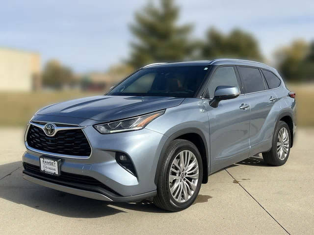 2022 Toyota Highlander Platinum AWD photo