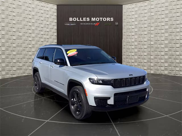 2022 Jeep Grand Cherokee L Altitude 4WD photo