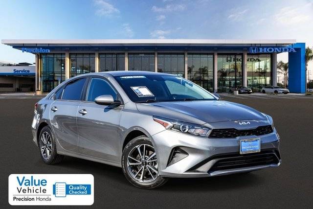 2022 Kia Forte LXS FWD photo