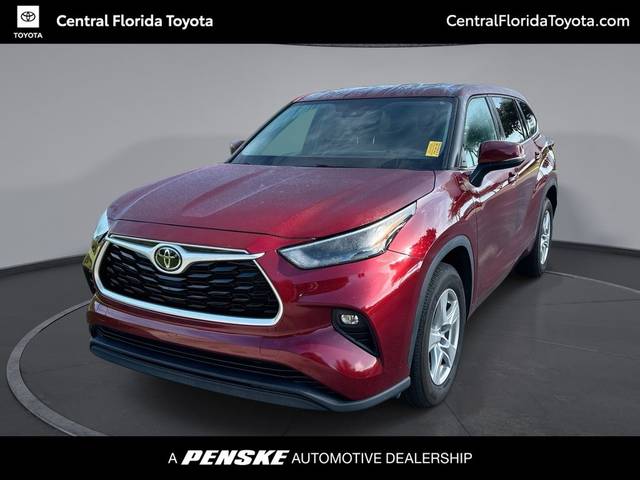 2022 Toyota Highlander LE FWD photo